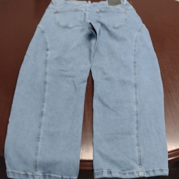 SAIGE Stylish Light Blue Barrel Leg or Wide Leg Jeans - Picture 4 of 16